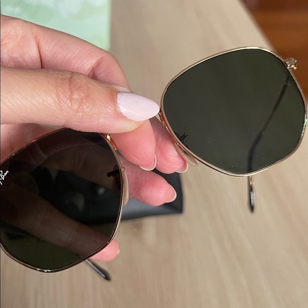 Ray-Ban sunglasses - Picture 3 of 7